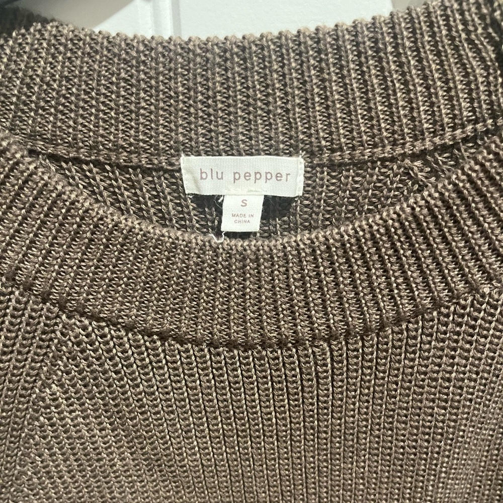 Blu Pepper Sweater - Picture 2 of 3